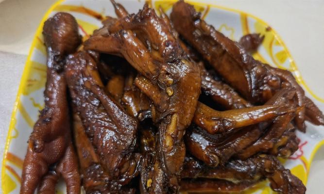 周黑鸭鸭架怎么做？在家也能轻松制作吗？