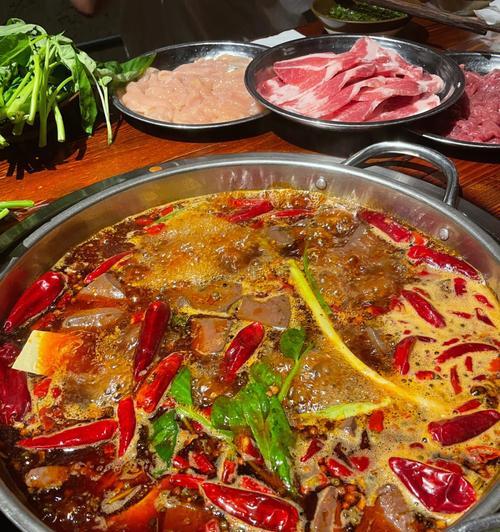 重庆火锅怎么做才正宗？在家也能做出地道口味吗？