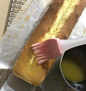 如何在家制作美味的重磅百香果蛋糕？步骤和技巧是什么？
