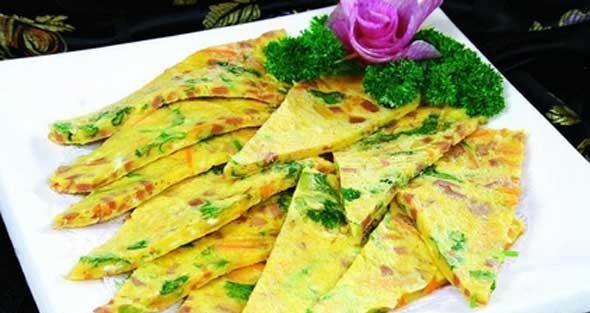 中原一点红芹菜叶鸡蛋饼怎么做？步骤和技巧是什么？