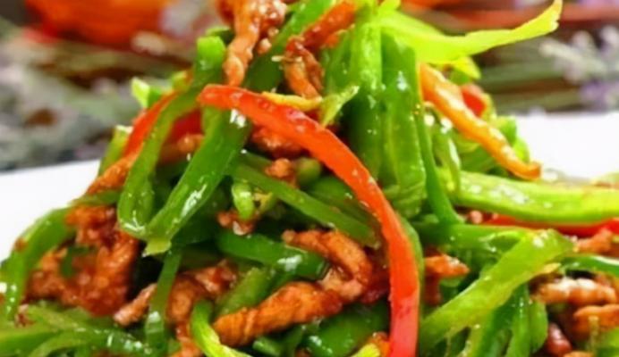 这个尖椒肉丝绝了的做法？如何在家轻松复制餐厅风味？
