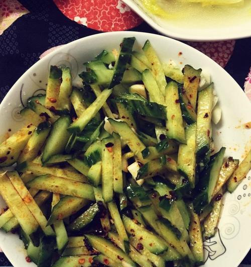 蛰头拌黄瓜怎么做？步骤和技巧有哪些？