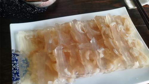折耳根拌皮冻怎么做？步骤和技巧是什么？