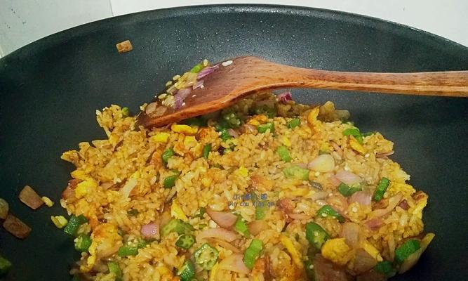 照烧鱿鱼酿咖哩炒饭怎么做？步骤和技巧是什么？