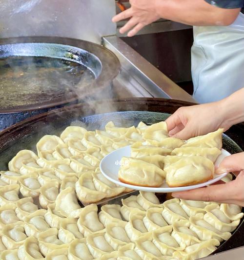 招牌煎饺教程粉丝回馈的做法？如何在家轻松制作？