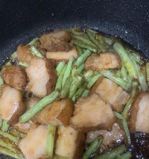 长豆角烧肉怎么做？有哪些步骤和技巧？