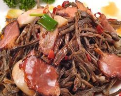 长豆角炒腊肉的做法是什么？如何炒出美味的长豆角炒腊肉？