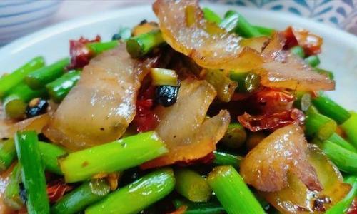 长豆角炒腊肉的做法是什么？如何炒出美味的长豆角炒腊肉？