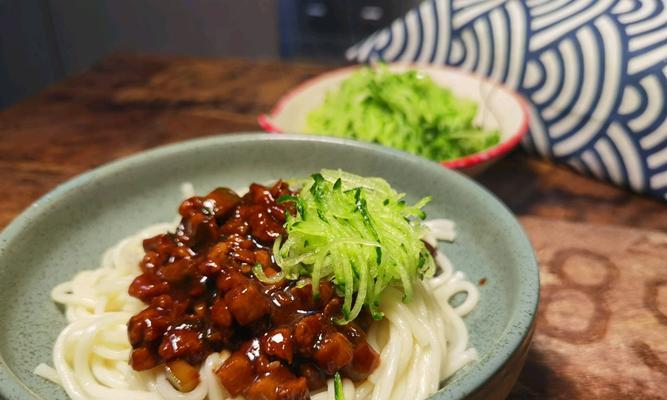 长安炸酱怎么做？有哪些制作技巧和常见问题解答？
