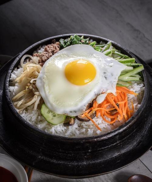 章鱼石锅拌饭怎么做？在家能做出地道口味吗？