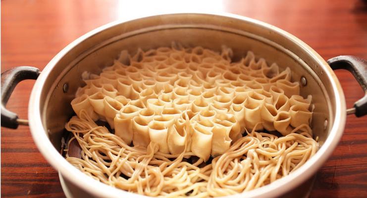 张加口特色美食莜面条怎么做？步骤和技巧是什么？