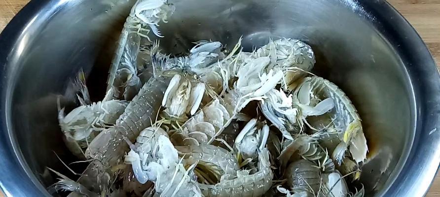 蘸汁虾怎么做才美味？详细步骤和技巧是什么？