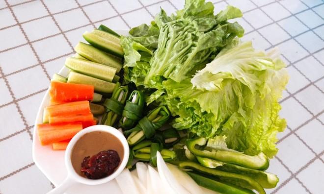 如何在家制作蘸酱千张肉卷？蘸酱千张肉卷的正确做法是什么？