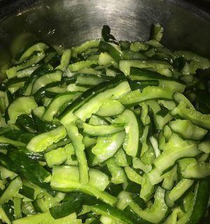 蘸酱黄瓜怎么做才好吃？详细步骤和技巧是什么？