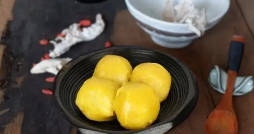 粘玉米面豆沙饼怎么做？步骤和技巧有哪些？