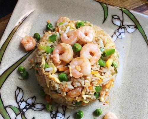 榨菜鱼丸炒饭怎么做？有哪些步骤和技巧？