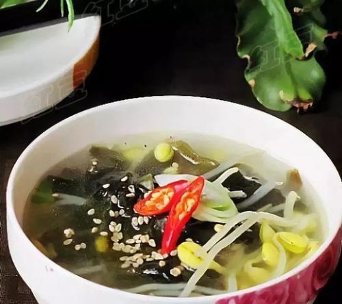 榨菜鸭翅汤怎么做？有哪些步骤和技巧？