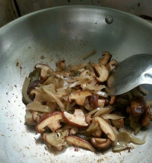 榨菜香菇炒肉丝怎么做？步骤和技巧有哪些？