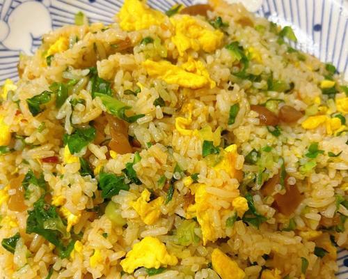 榨菜丝蛋炒饭怎么做？步骤和技巧有哪些？