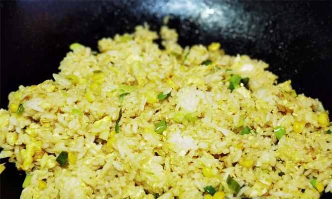 榨菜丝炒米饭的做法是什么？如何炒出美味的榨菜丝米饭？