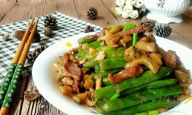 榨菜肉丝焖米怎么做？步骤和技巧有哪些？