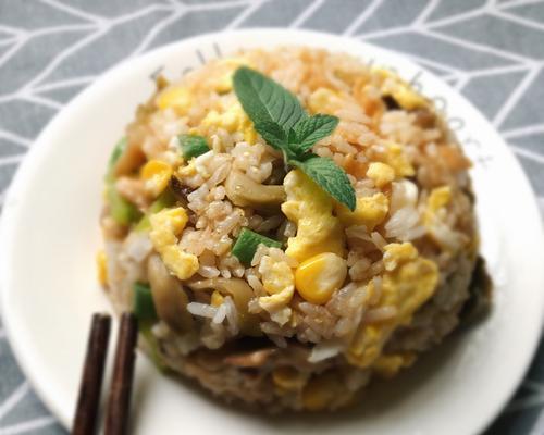 榨菜蛋炒饭的做法是什么？如何在家轻松制作美味的榨菜蛋炒饭？