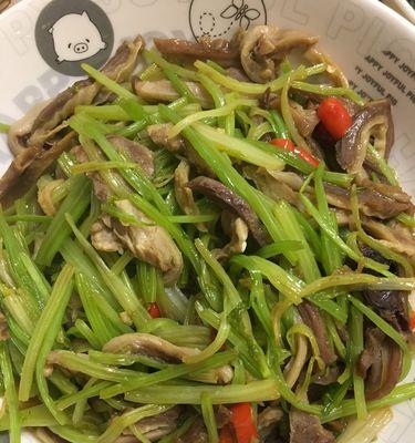 榨菜炒猪肚怎么做？步骤和技巧有哪些？