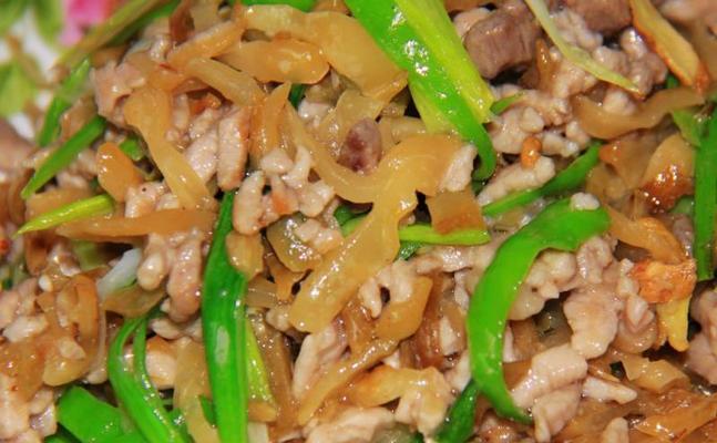 榨菜炒肉丝的做法是什么？如何炒出鲜嫩多汁的肉丝？