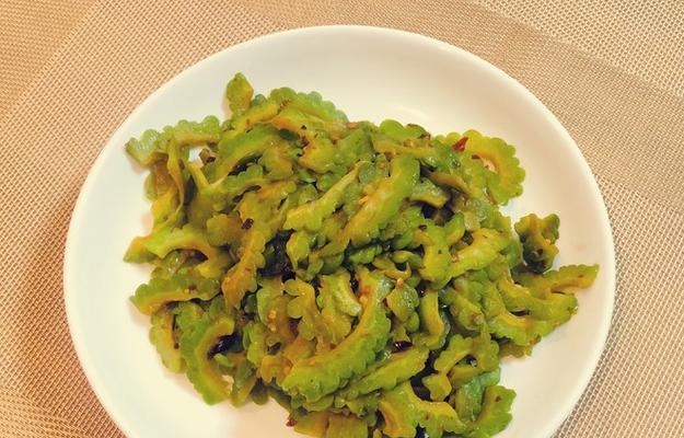 榨菜炒苦瓜的做法是什么？如何做出美味的榨菜炒苦瓜？