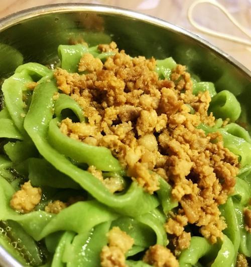 榨菠菜汁非即食的做法是什么？如何在家轻松制作？
