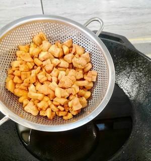 炸猪油的做法是什么？如何在家轻松制作？
