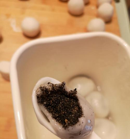 炸芝麻大汤圆的做法是什么？如何做出外酥里嫩的汤圆？