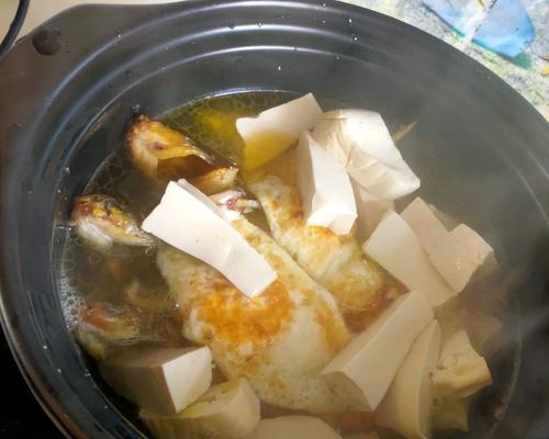 炸鱼豆腐的做法是什么？如何在家轻松制作？