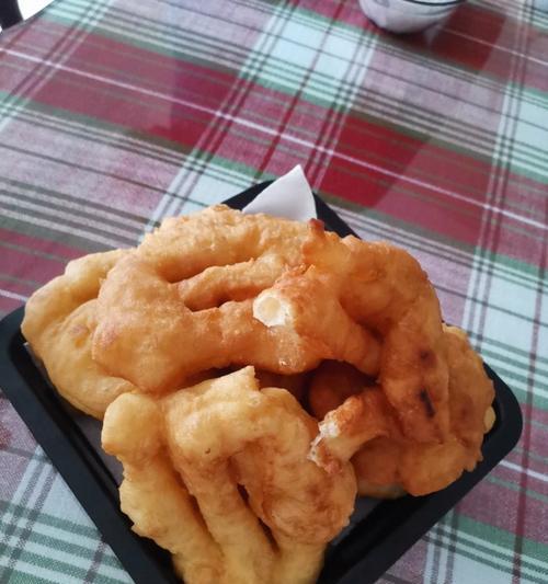 炸油饼的做法是什么？如何在家轻松制作美味的炸油饼？