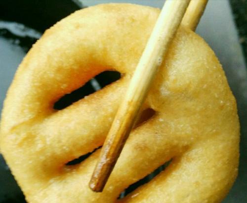 炸油饼的做法是什么？如何在家轻松制作美味的炸油饼？
