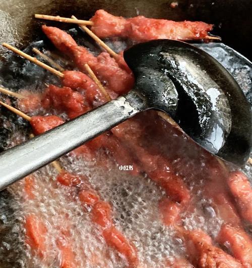 炸羊肉块的做法是什么？如何确保羊肉块外酥里嫩？