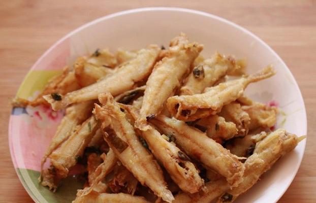 炸小沙丁鱼怎么做才酥脆？有哪些常见问题需要注意？