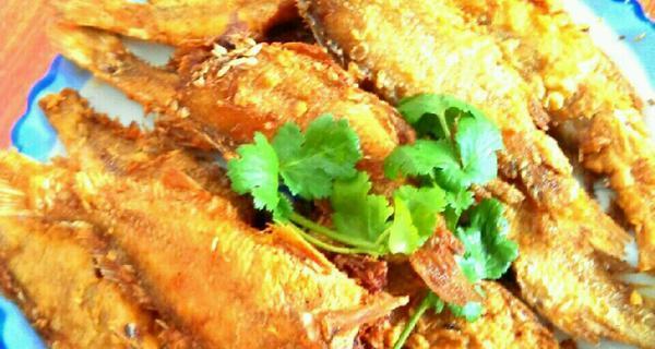 炸小黄鱼怎么做才酥脆？有哪些常见问题需要注意？