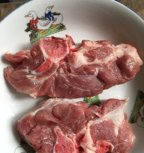 炸香味猪肉的做法是什么？如何确保猪肉炸制后外酥里嫩？