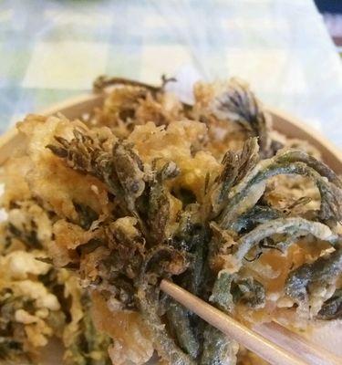 如何在家做出美味的炸香春芽？炸香春芽的正确步骤是什么？