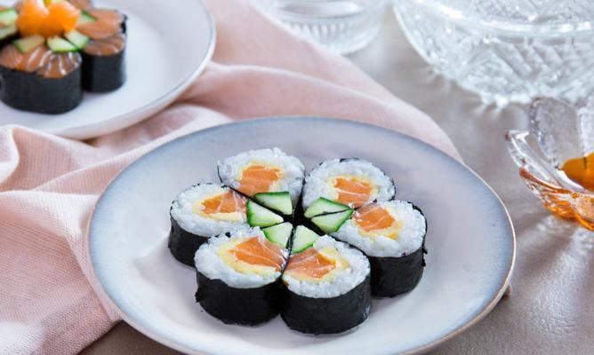 炸虾生菜寿司卷怎么做？步骤详解与常见问题解答？