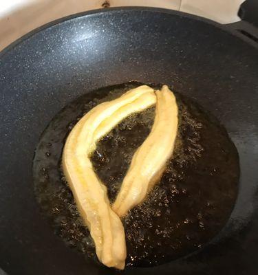 炸条的做法是什么？如何在家做出酥脆可口的炸条？
