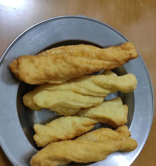 炸条的做法是什么？如何在家做出酥脆可口的炸条？