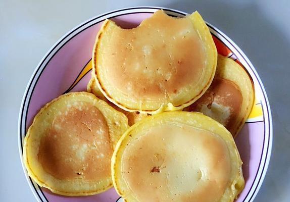 炸素香菇脚饼的做法是什么？如何在家轻松制作？