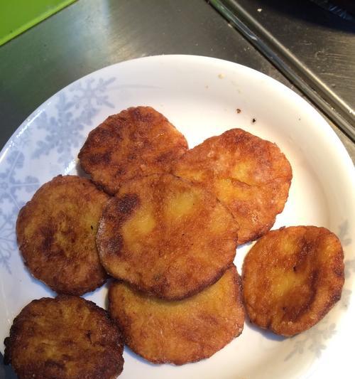 炸薯饼的做法是什么？如何在家轻松制作美味炸薯饼？