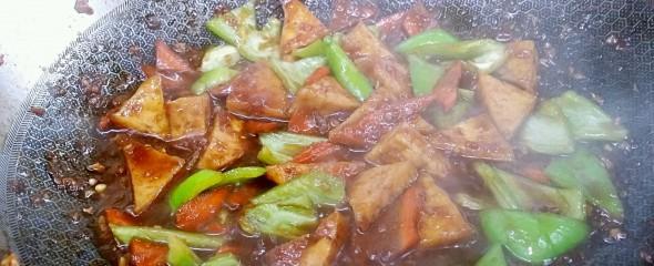 炸三角豆腐的做法是什么？步骤详解如何制作？