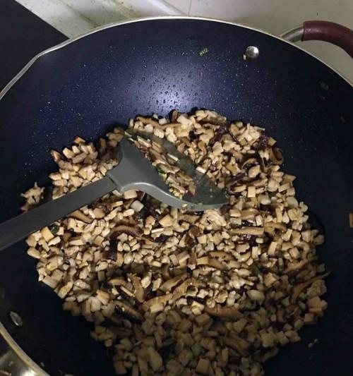 炸肉酱怎么做才好吃？有哪些步骤和技巧？