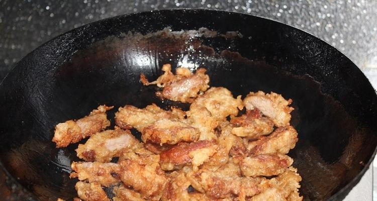 炸肉段的做法是什么？如何在家做出美味的炸肉段？