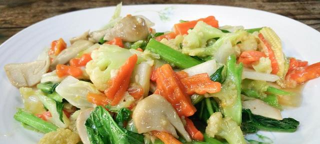 炸肉炒油菜怎么做？步骤详解和常见问题解答？