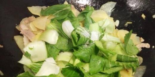 炸肉炒油菜怎么做？步骤详解和常见问题解答？